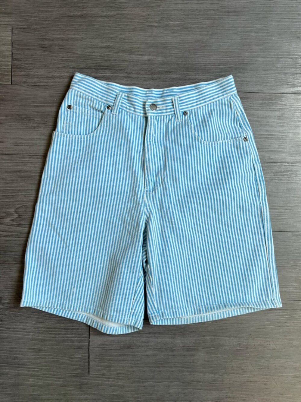 Vintage 90s Light Blue Railroad Stripe Denim Shorts Chaus Sport Size 8 / 28"